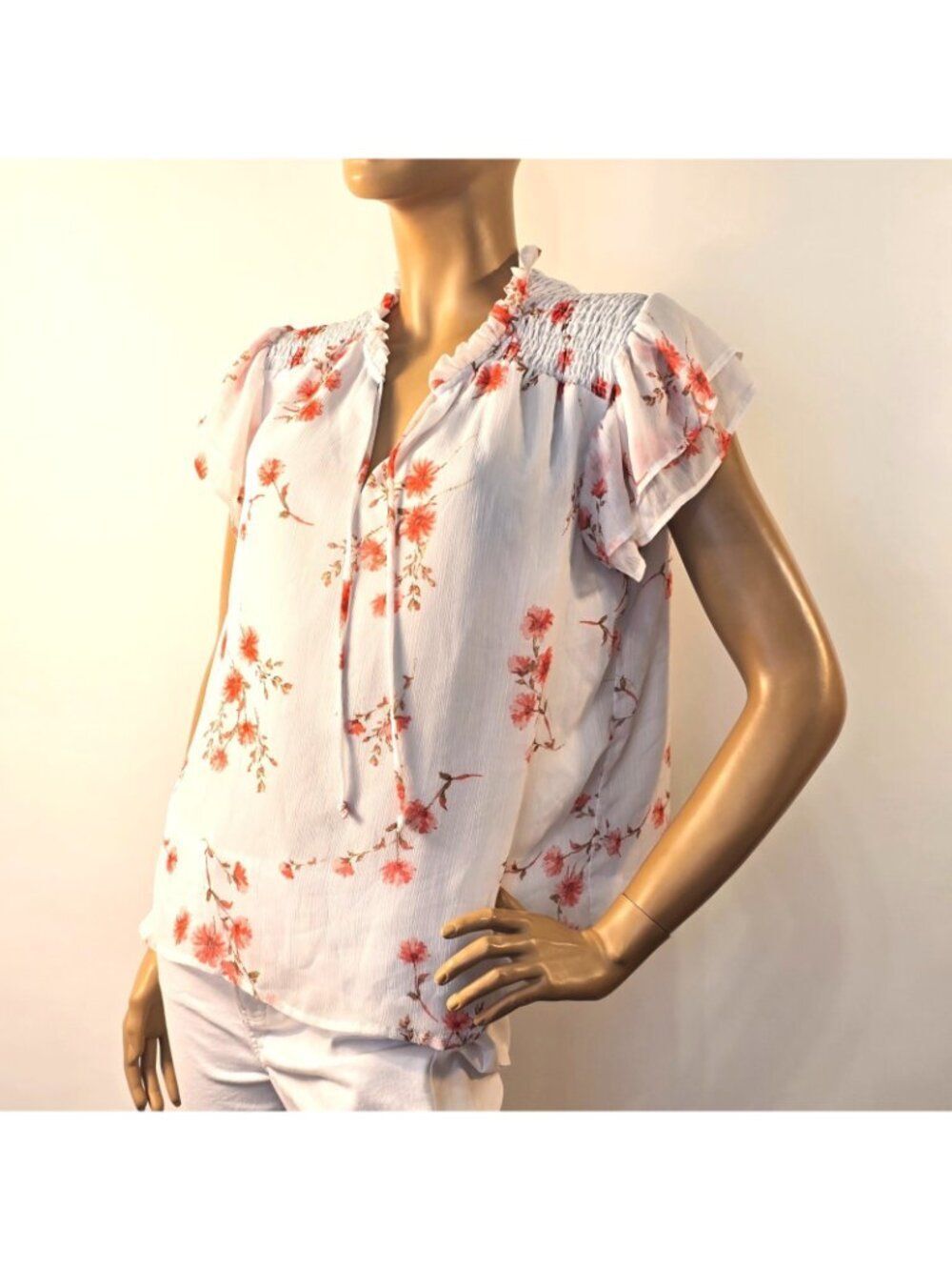CeCe Womens White Blouse Ruffled Sleeve Floral Print Smocked Shoulders Size L - Picture 4 of 8